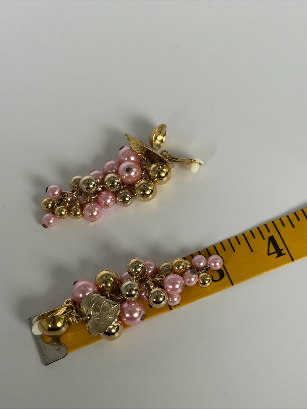 Pretty Pink & Gold Fashion Grape Cluster 3 inch Dangle Clip Earrings VTG Light - Picture 2 of 7
